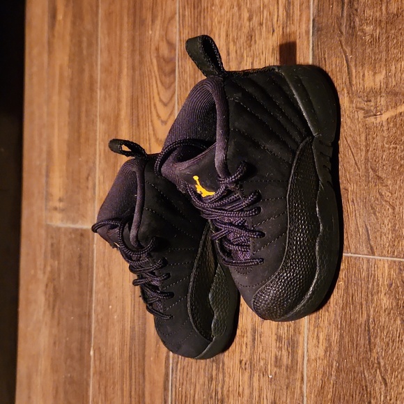 Kids Jordan 12 Retro - Picture 3 of 8